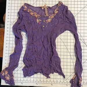 Crepe embroidered blouse S
